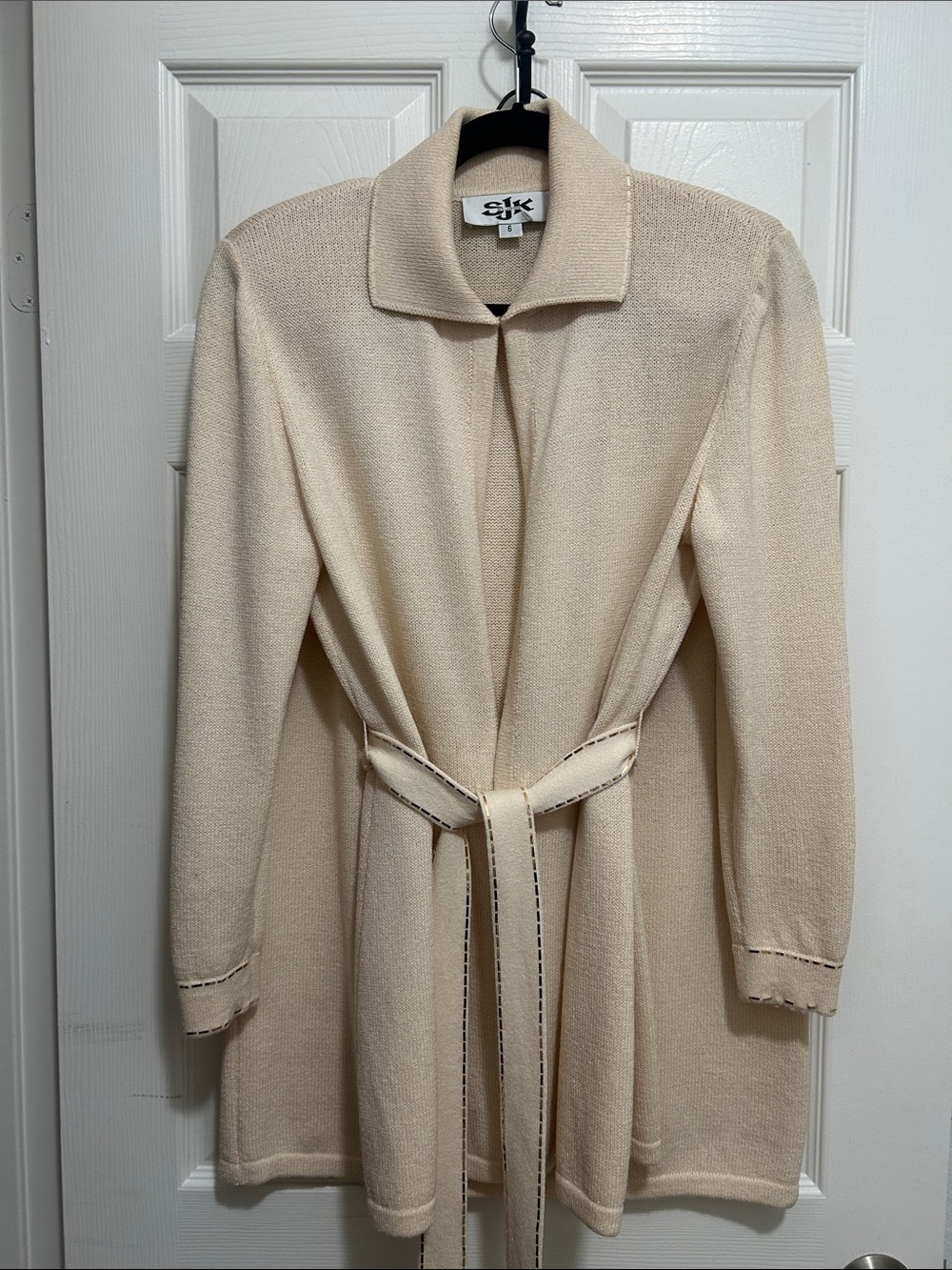 St John Women's Cream Belted Knit set
